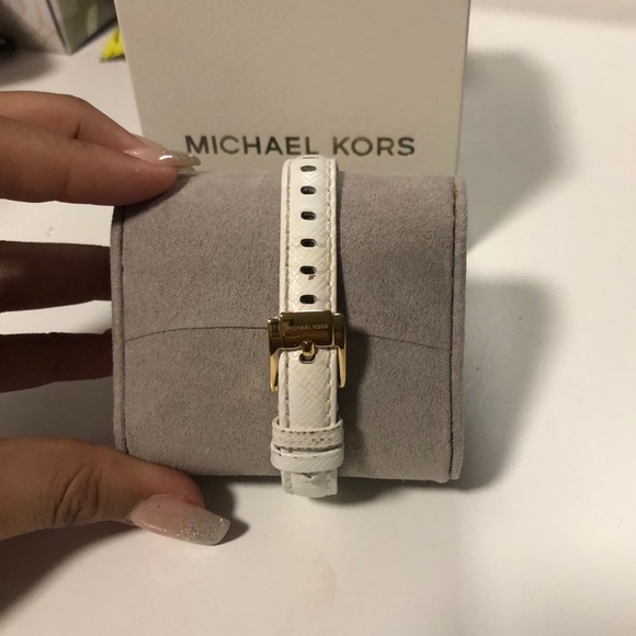 Michael Kors watch - Picture 2 of 3